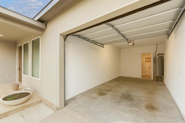 Building Photo - 2310 Newbury Dr