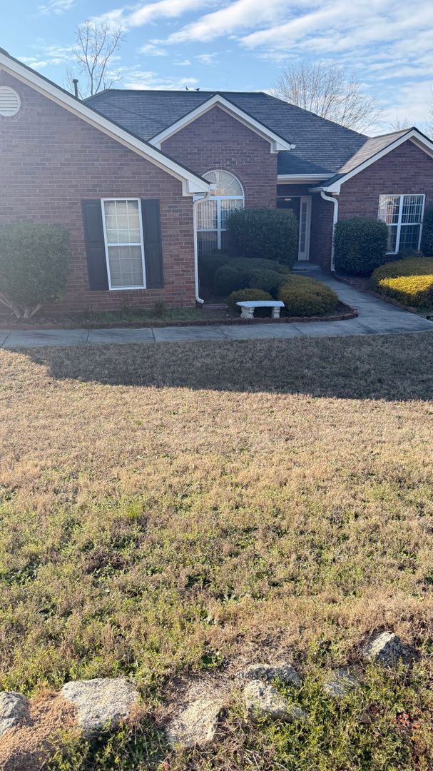 Building Photo - HOME FOR LEASE 4 BR 2 BATH RANCHSTYLE  SPLIT FLOOR PLAN AND OPEN  LARGE  FENCED BACKYARD  CONVENI...