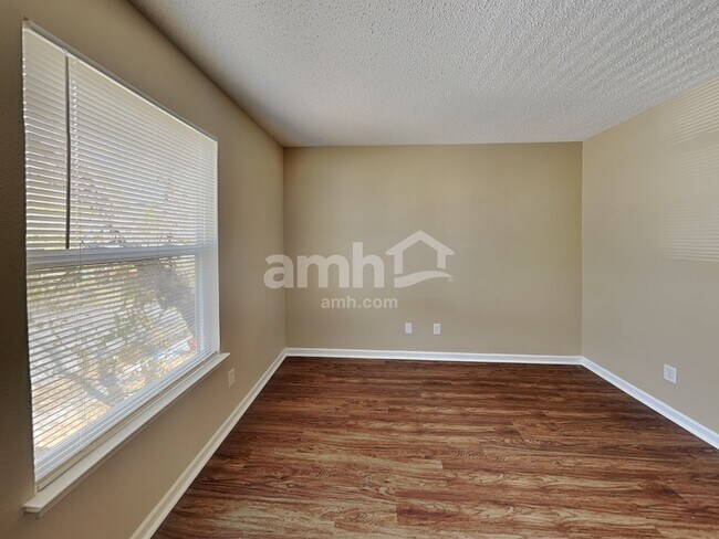 Building Photo - 5973 Redcliff North Ln