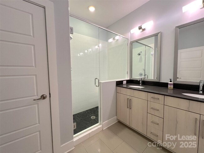 Building Photo - 211 Doggett St