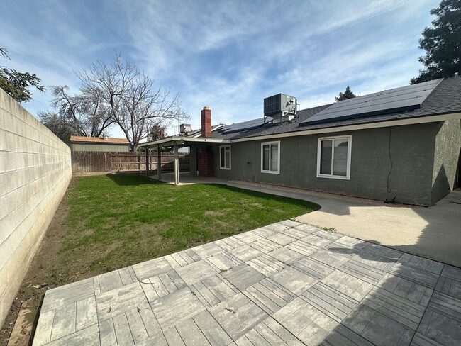 Building Photo - Newly remodeled SE Visalia home coming soon!