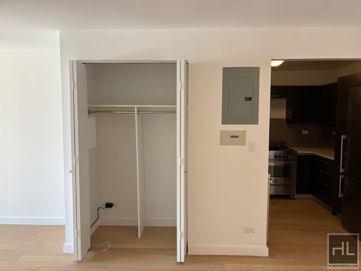 Building Photo - East 39th Street