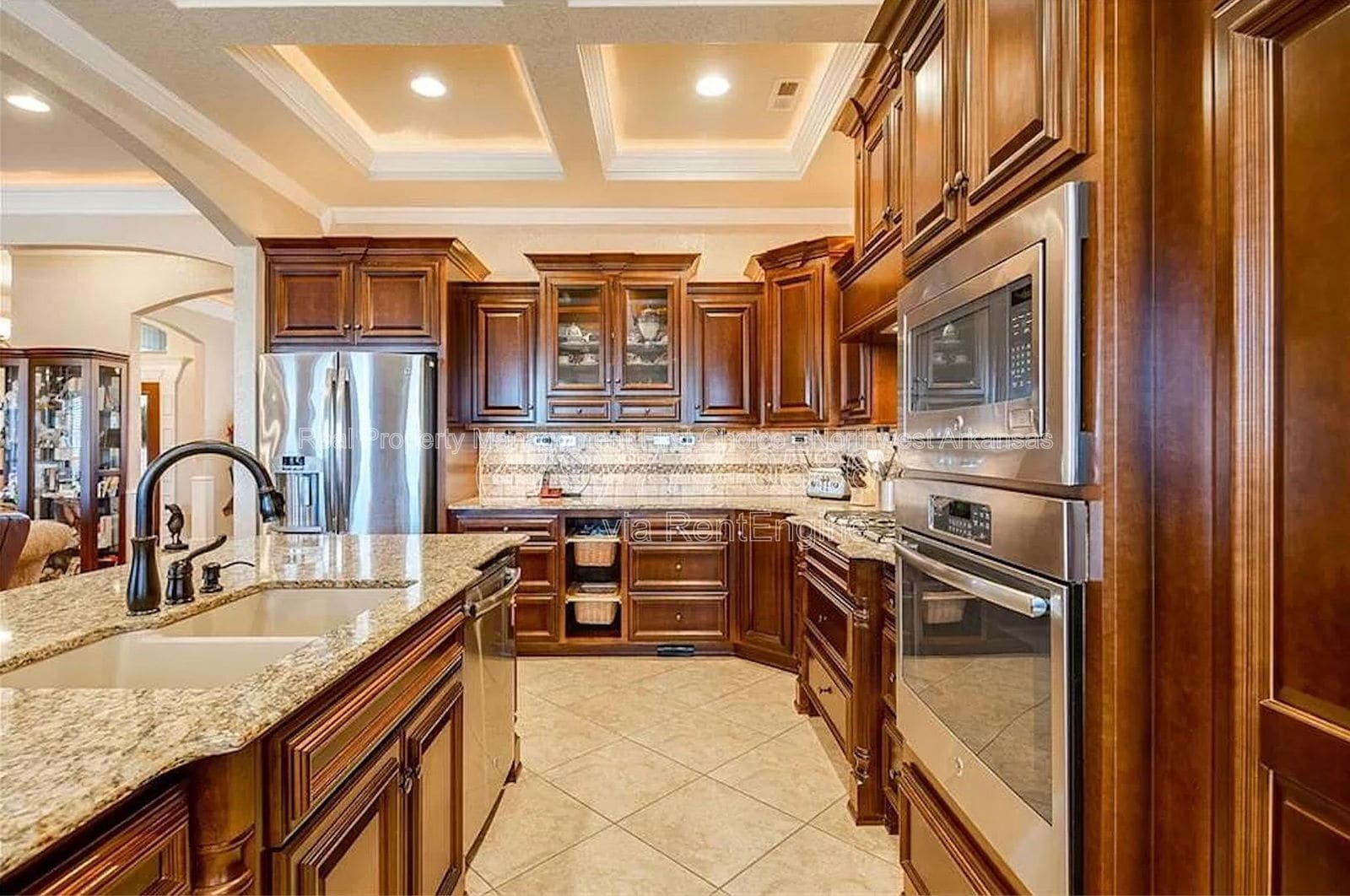 Building Photo - 2705 SW Glenn Ridge Rd