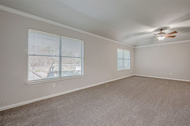 Building Photo - 24043 River Pl Dr
