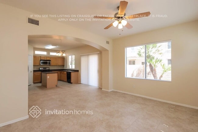 Building Photo - 4170 E Betsy Ln