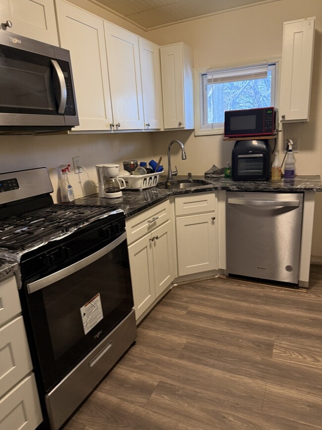 Building Photo - 307 S Logan Ave