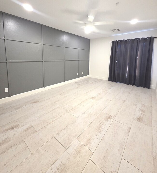 Building Photo - Stunning Resort style Home 5-bedroom Pool/Spa