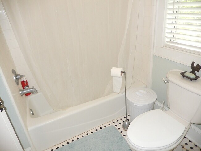 Building Photo - GLAMOROUS 3/2.5 w/ Pond View, Deck, Stainless Appliances, Wood Floors, Fireplace, & More! $2150/m...