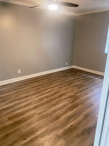 Building Photo - 453 Crestmont Cir