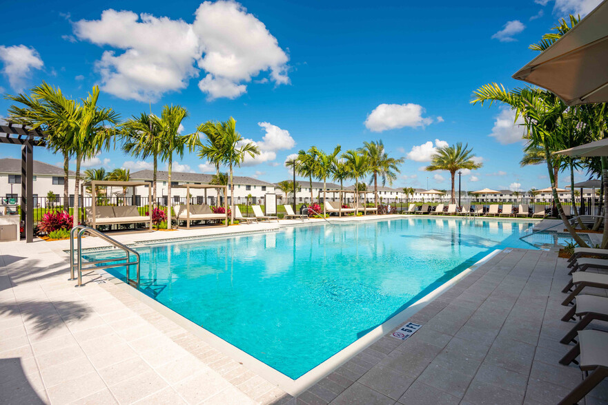 Resort-Style Swimming Pool with Cabanas - Catalina at Miramar