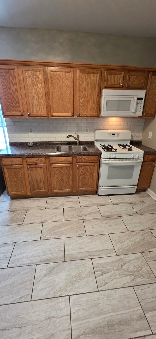 Building Photo - 3406 Belair Rd