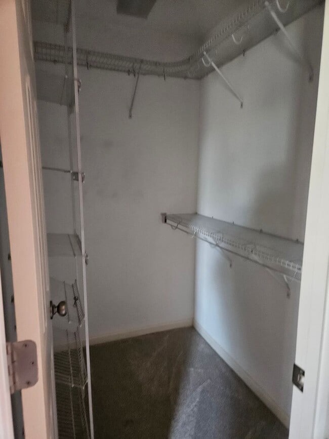 Building Photo - 208 Killdeer Dr