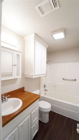 Building Photo - 313 E Columbia St