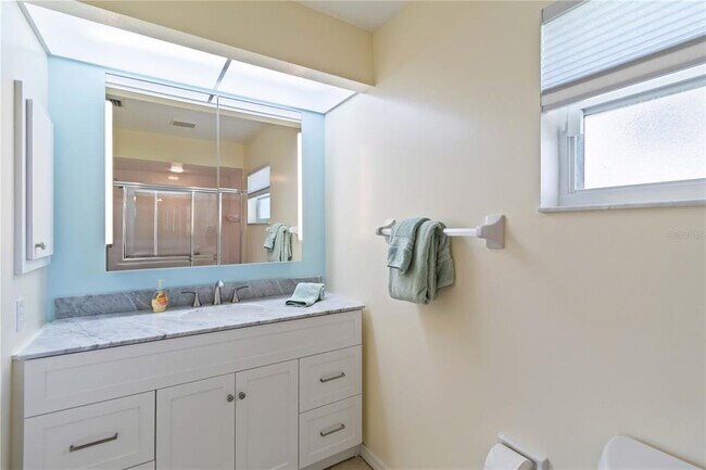 Building Photo - 5 Sportsman Ct