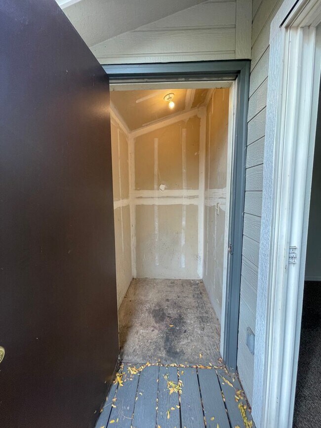 Building Photo - 10845 W Ustick Rd