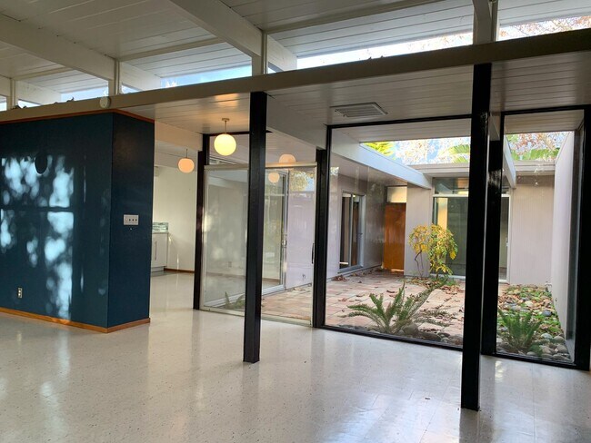 Building Photo - High-End San Jose 4 Bedroom Eichler!