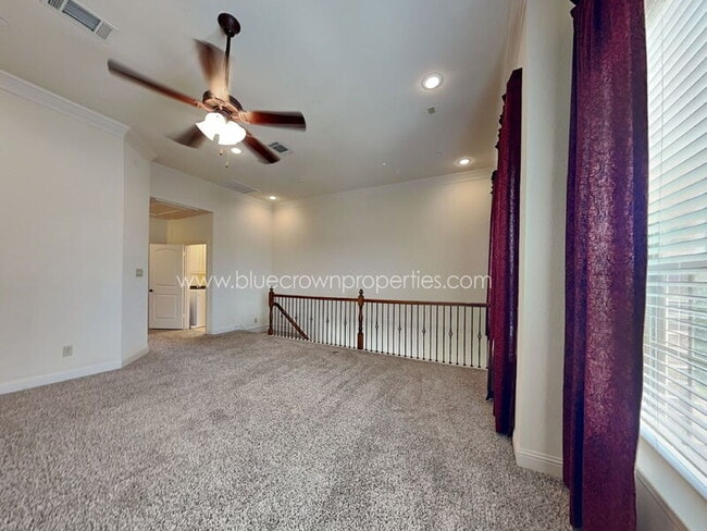 Building Photo - 4037 Winsor Dr