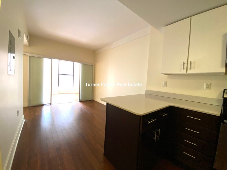 Building Photo - 10 Winter St