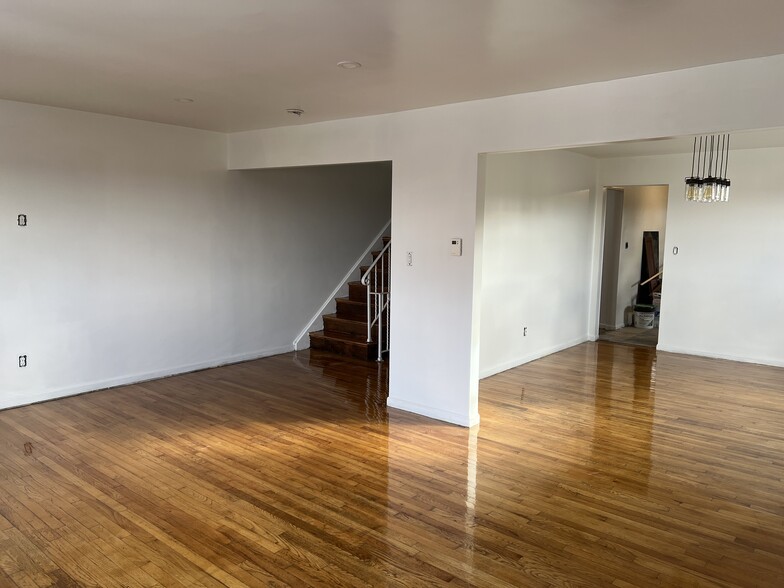 Building Photo - 284 Washington St