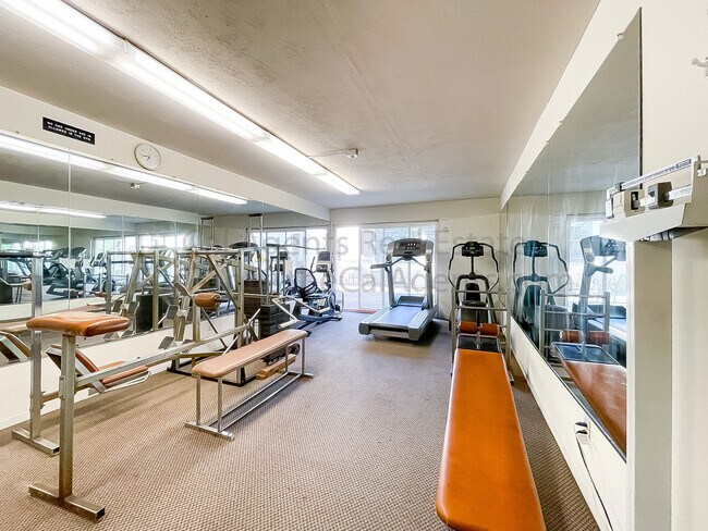 Building Photo - 250 Whitmore St