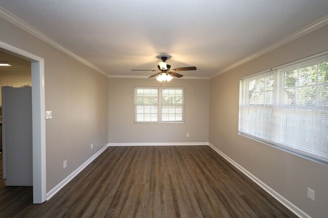 Building Photo - 4116 Lantern Ln