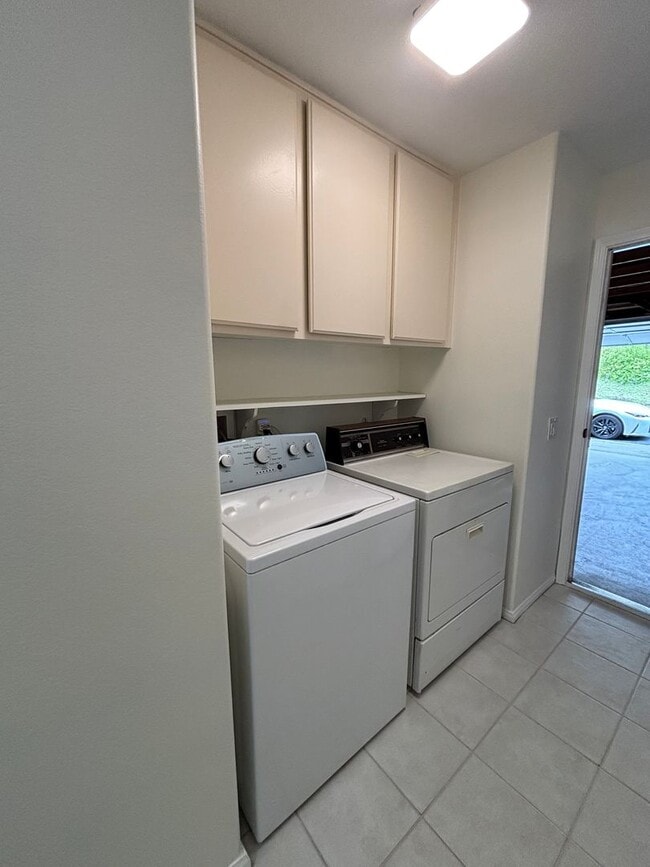 Building Photo - 2 Bedroom 2 Bathroom Condo Living in Great Community Located At West Village Of Singing Hills HOA.