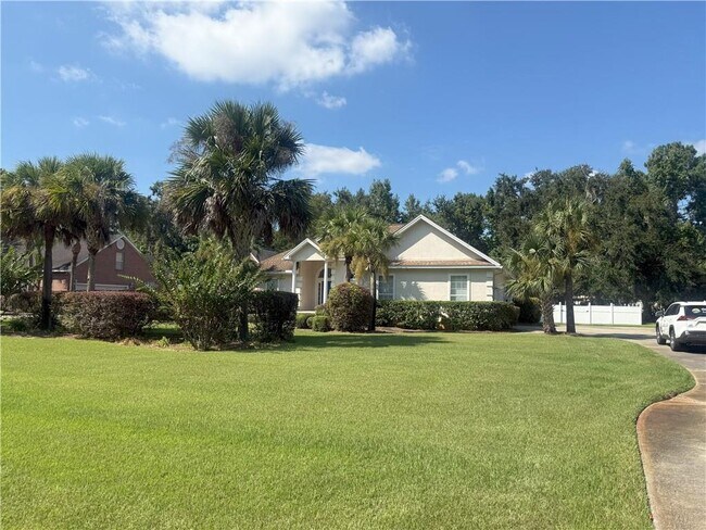 Building Photo - 141 Royal Dr