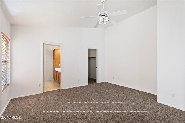 Building Photo - 3305 N Everest