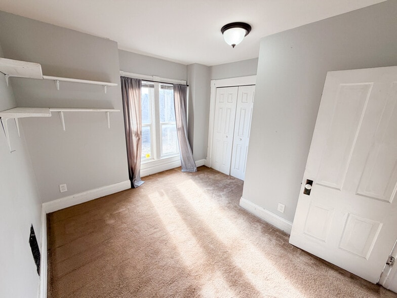 Building Photo - 78 Garfield Ave