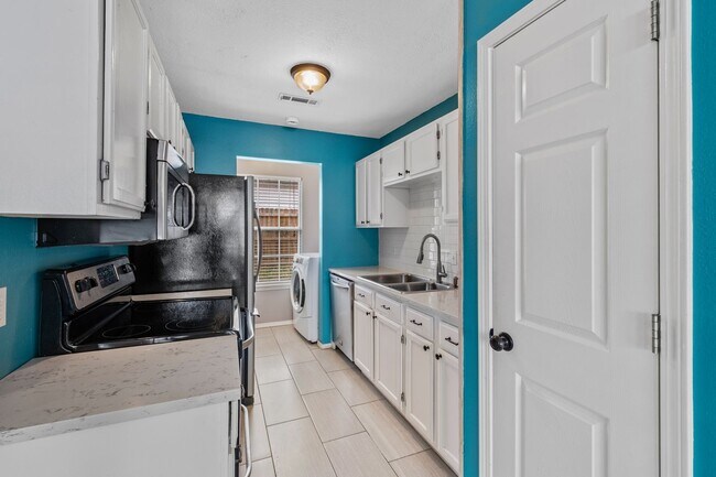 Building Photo - Affordable 2-Bedroom Home for Lease in Fayetteville, AR