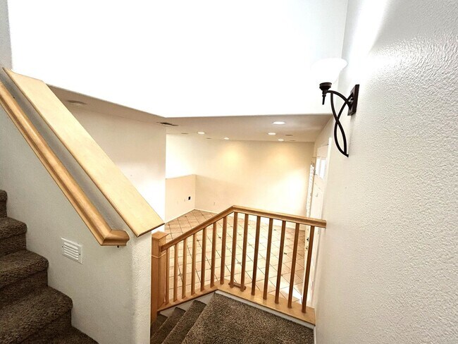 Building Photo - Stunning 3-Bed Townhome in Arbors at Avalon, Carson! 90745! *Half Off One Month's Rent Move In Sp...