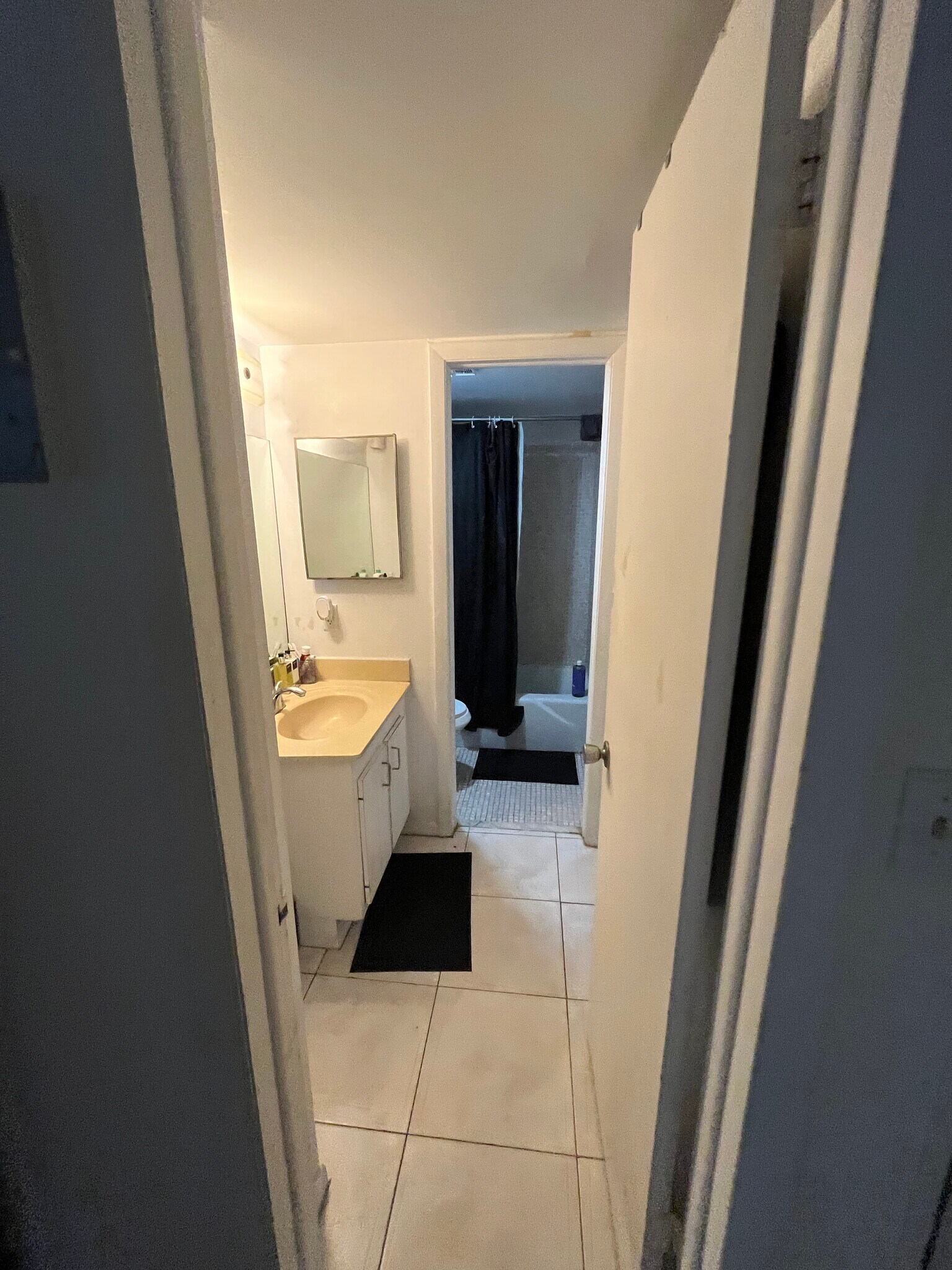 Building Photo - 4222 Inverrary Blvd