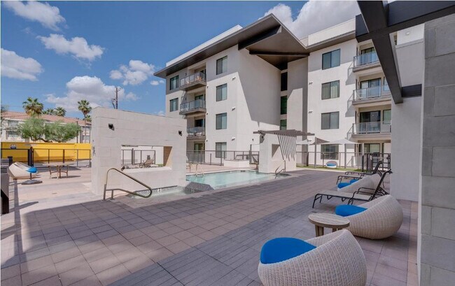 Building Photo - 7300 E Earll Dr