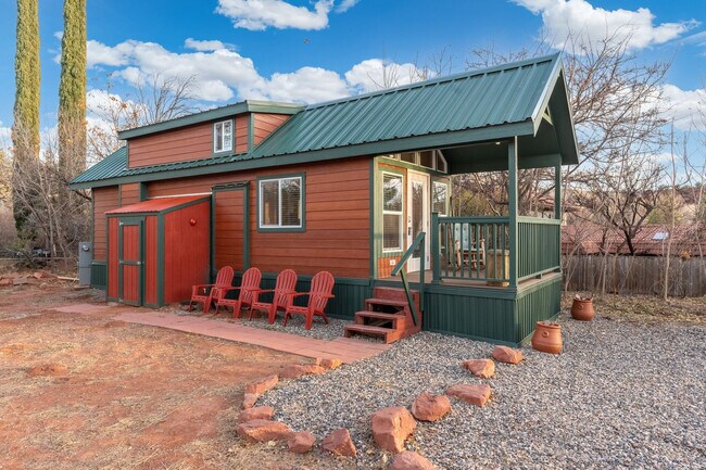 Building Photo - 2830 Red Rock Loop Rd