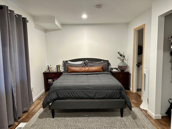 Building Photo - 5345 Wedgewood Dr