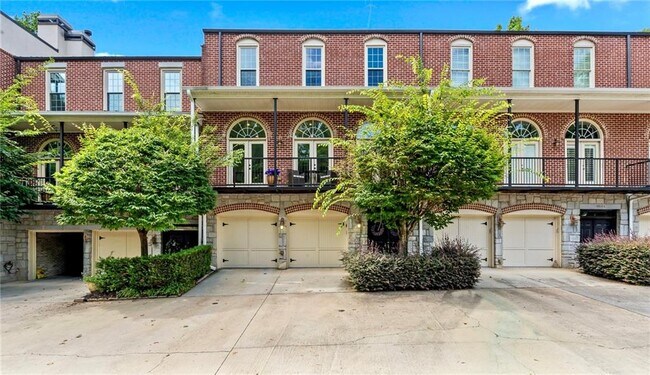 Building Photo - 5512 Glenridge Dr
