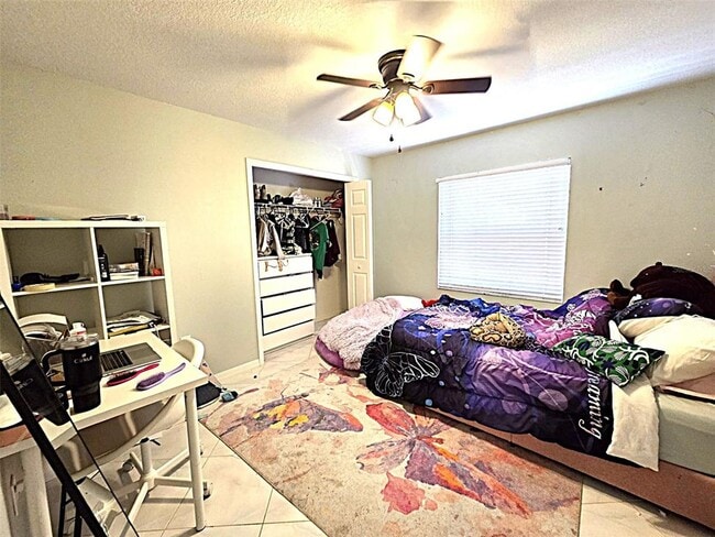 Building Photo - 2547 Estancia Blvd