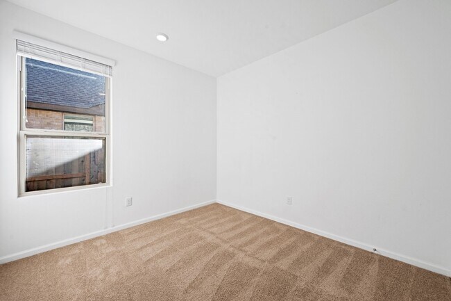 Building Photo - 4327 Camden Spgs Trl