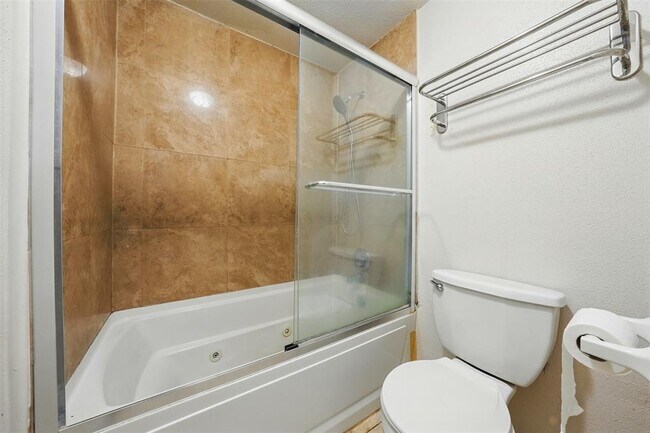 Building Photo - 2255 Braeswood Park Dr
