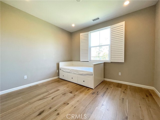 Building Photo - 126 Mighty Oak