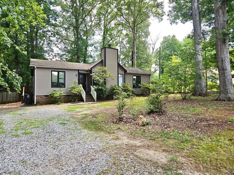 Building Photo - 2503 Harley Dr