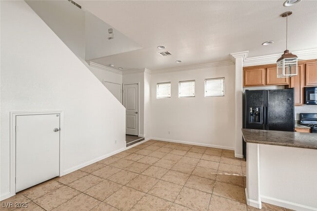 Building Photo - 3645 Lakeside Villas Ave