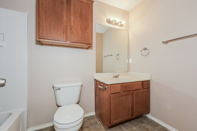 Building Photo - 509 Covent Garden Pl