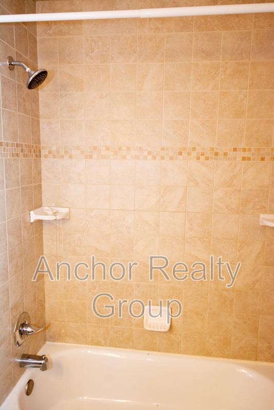 Building Photo - 304 Falling Ln