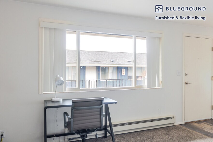 Building Photo - 4235 27th Ave W