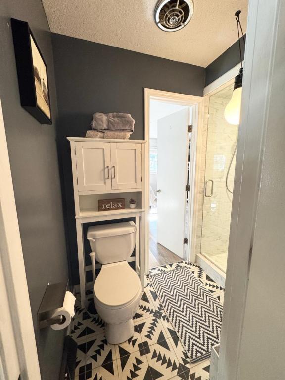 Building Photo - 360 Betsy Rd