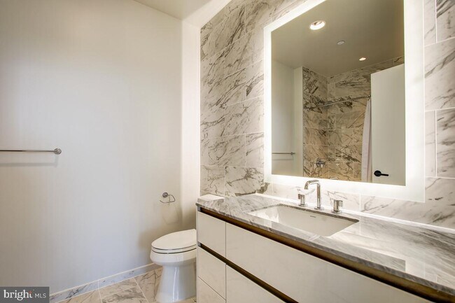 Building Photo - 1781 N Pierce St