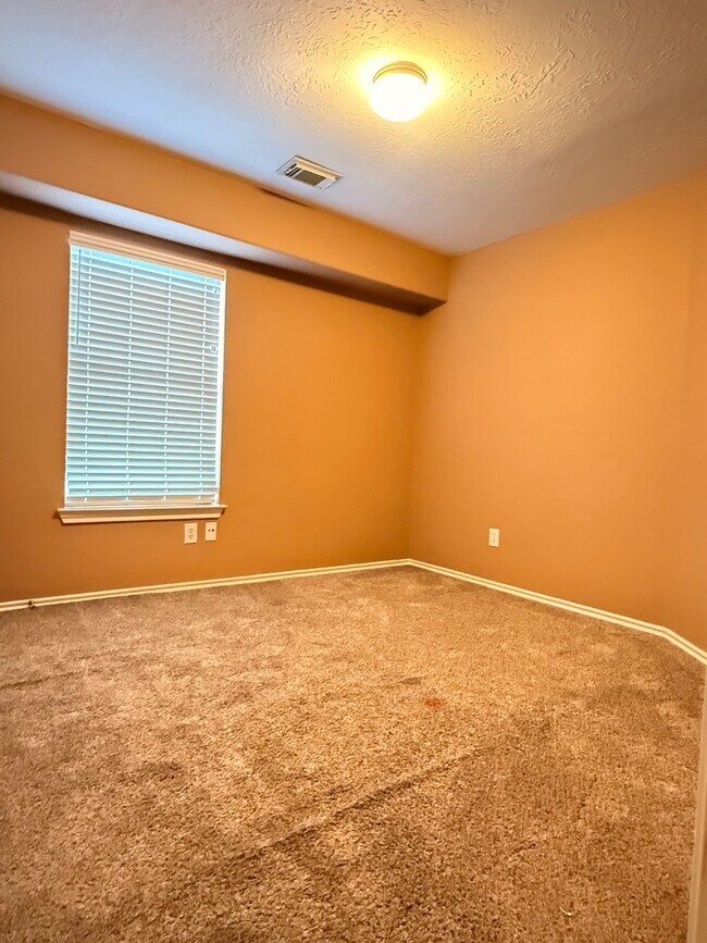 Building Photo - 14311 Mirkwood Ln