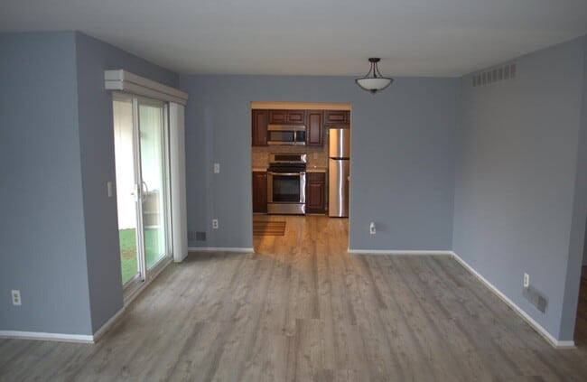 Building Photo - 30831 Hunters Dr