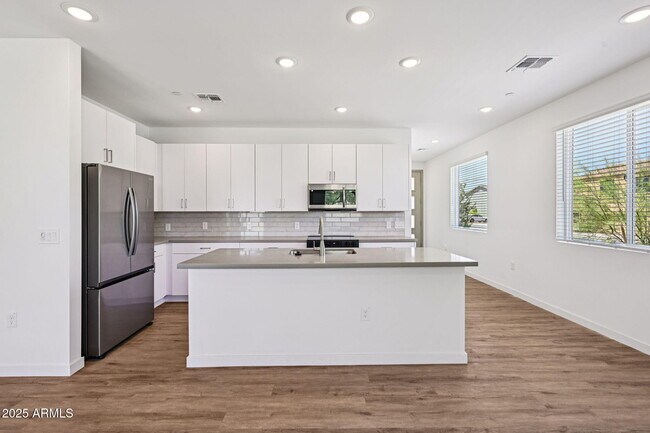 Building Photo - 2131 JENNIFER LYNN Way